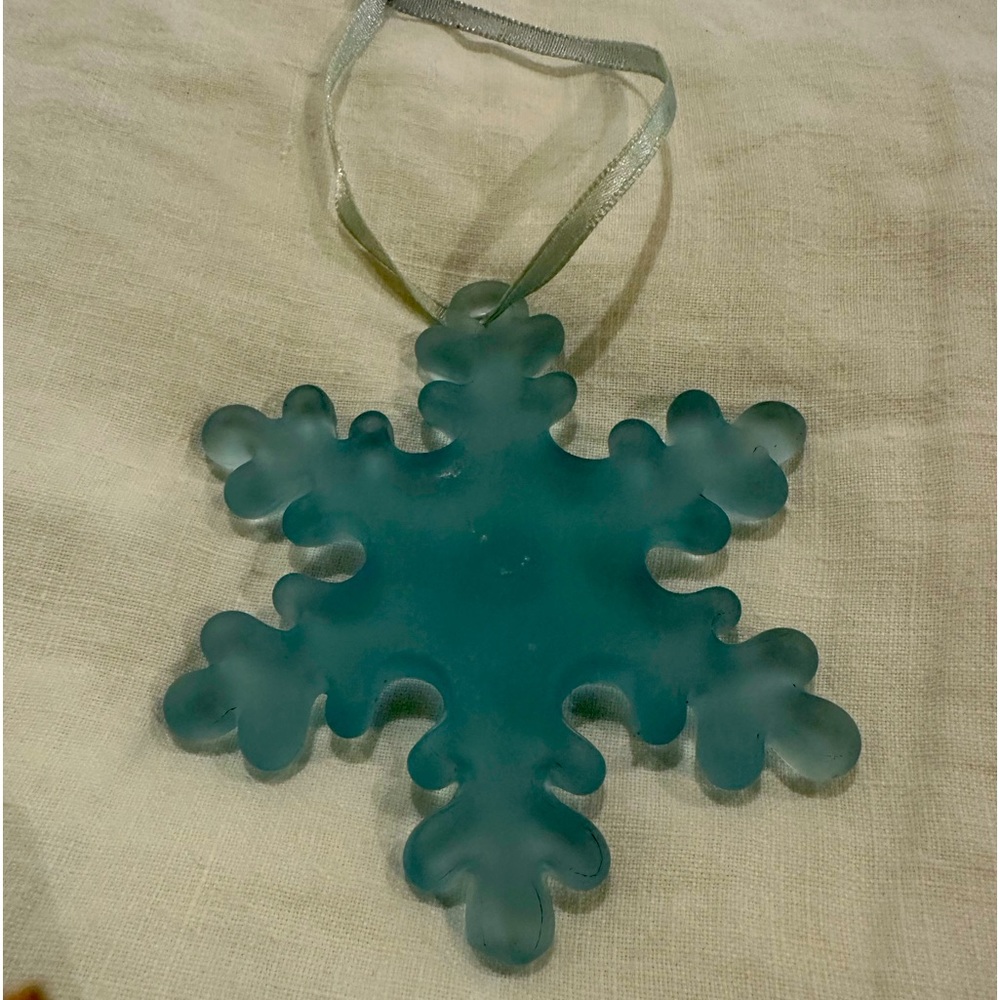 Rare Pottery Barn blue glass snowflake Christmas tree ornament.